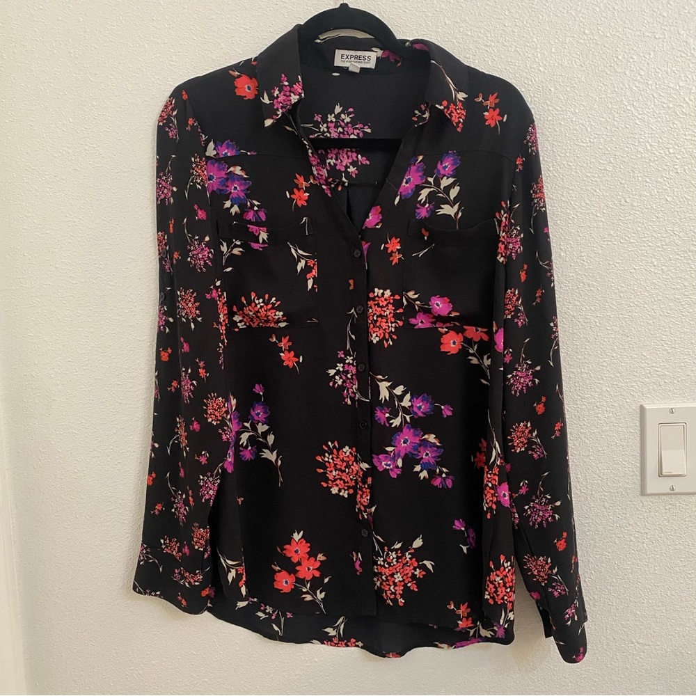 Express Portofino Size Large Black Floral Top button up blouse
